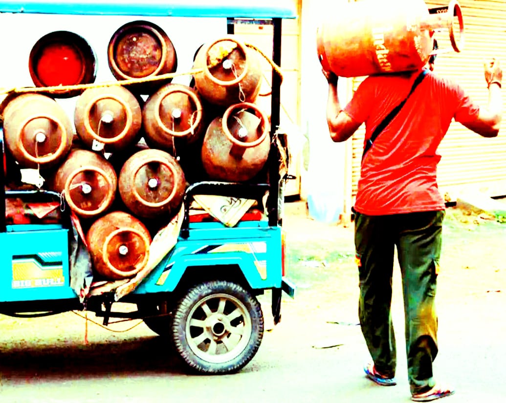 Gas Shortage in Srinagar Sparks Public Outcry, Agencies Cite Supply Crunch