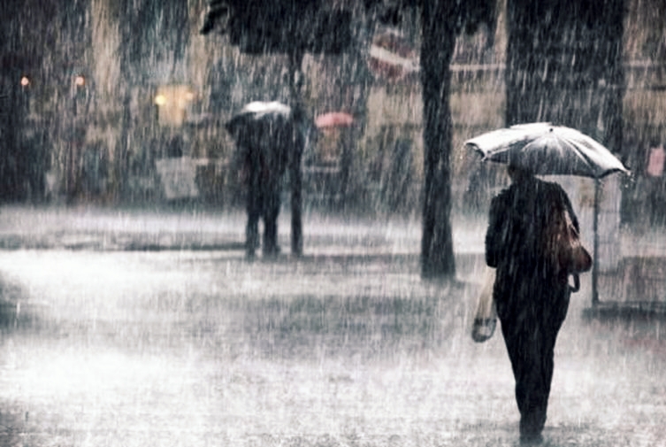 Fresh snowfall blankets Razdhan Pass, Gurez witnesses season’s fresh white cover