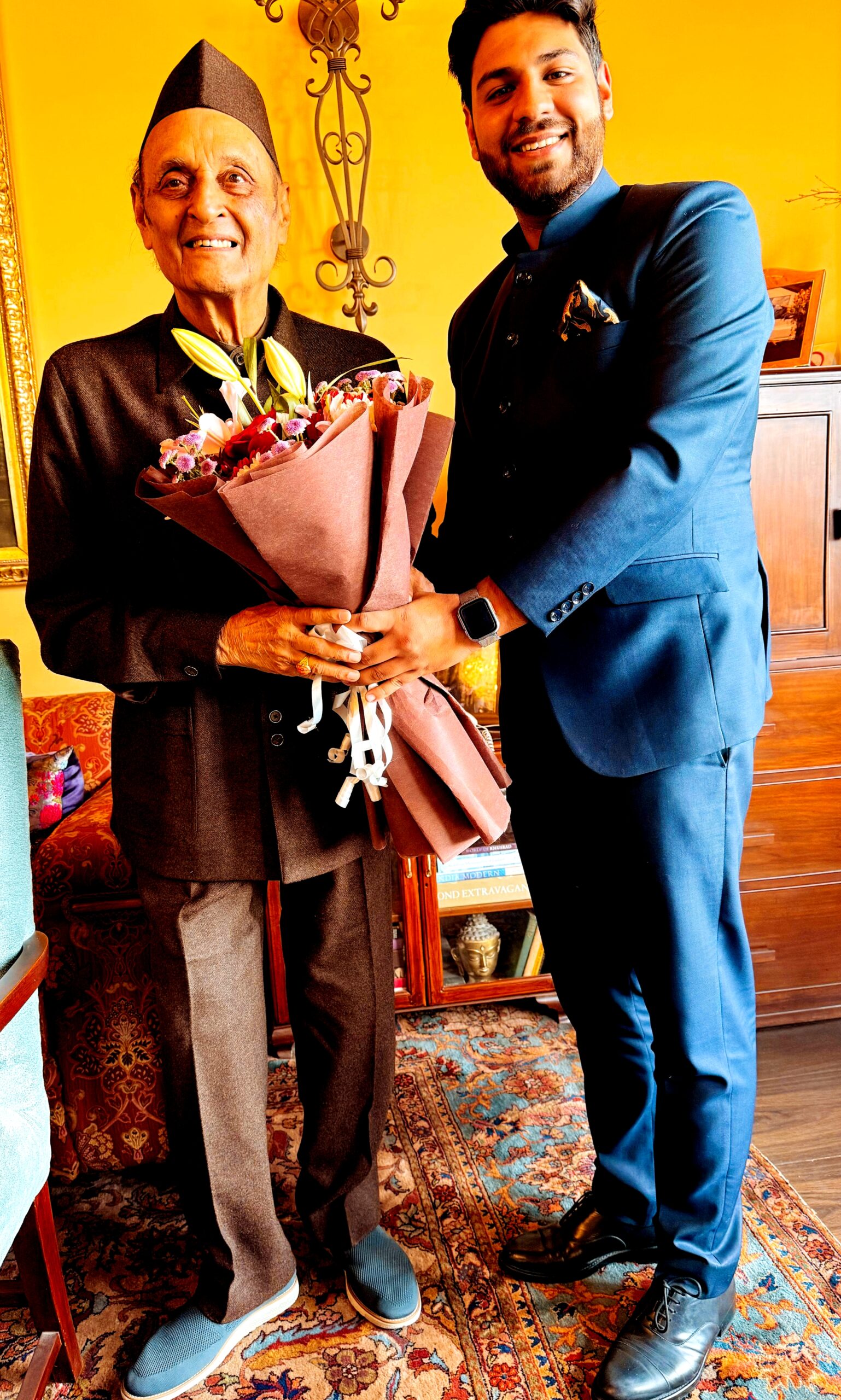 Maroof Khan called on Maharaja Karan Singh, the esteemed former Regent, Sadar-i-Riyasat, and Governor of Jammu & Kashmir, at his imposing abode in Srinagar earlier today.