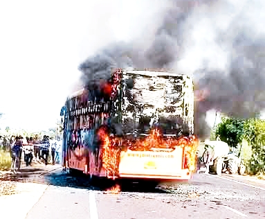 Ten charred to d€ath in sleeper bus-truck collision in….