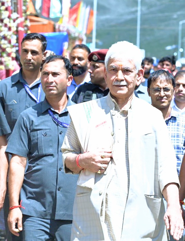LG Manoj Sinha Chairs High-Level Security Review in Srinagar