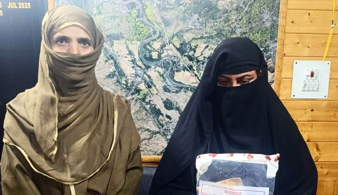 Lady Drug Peddler Arrested with 421 Grams of Charas at Padgampora Awantipora