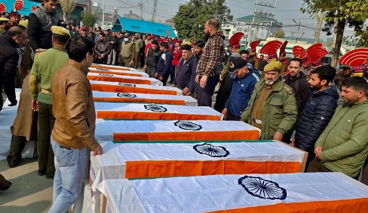 Srinagar | Jammu and Kashmir LG Manoj Sinha laid a wreath and paid homage to the police personnel,