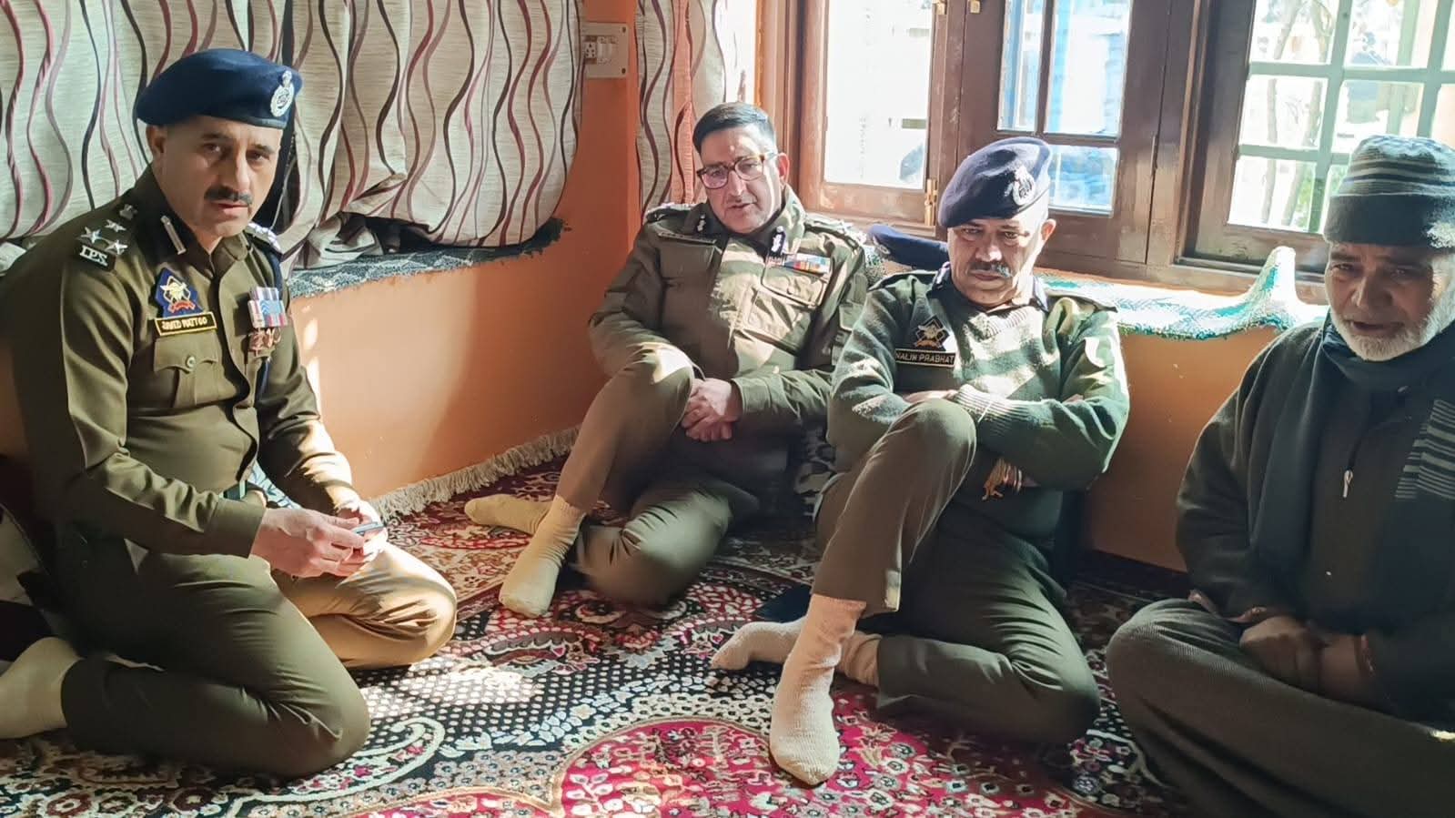 DGP, IGP visit Pulwama’s Hariparigam to condole death of Crime Branch photographer