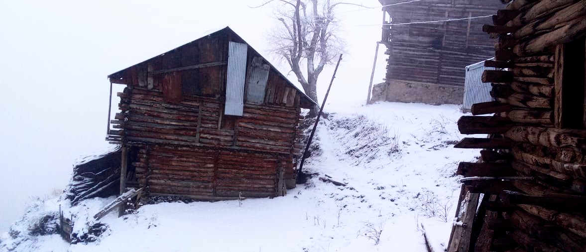 Higher Reaches of Tulail Receive Fresh Snowfall, Mercury Dips in Gurez