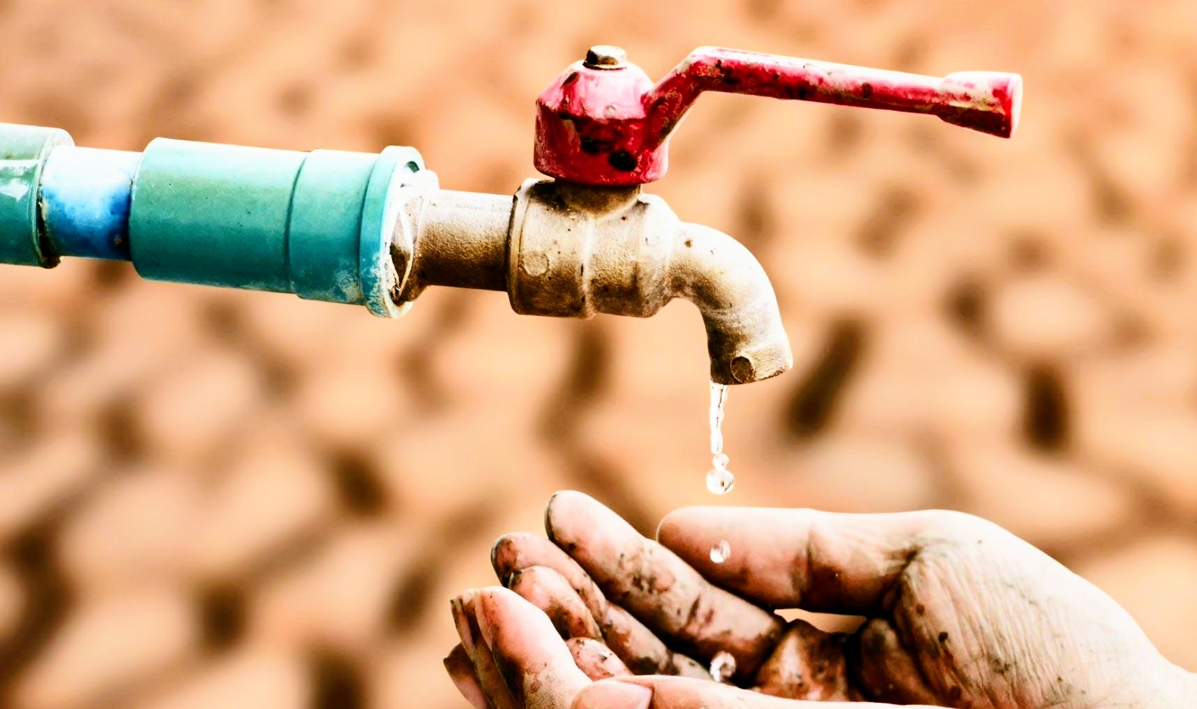 Chronic water shortage hits Srinagar locality, Locals allege hotels drawing water through motors, worsening crisis