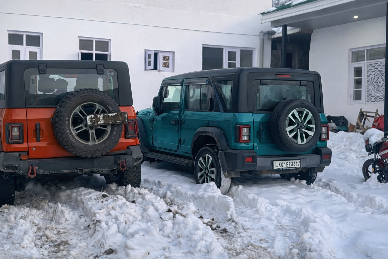 Duo booked for reckless stunt driving on slippery Gulmarg roads