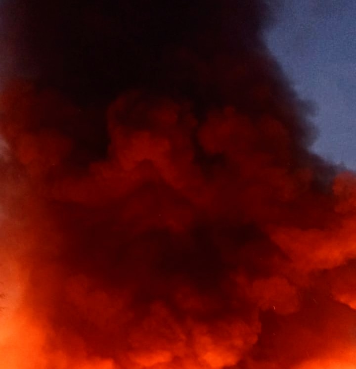 Massive fire breaks out in Barzulla Srinagar