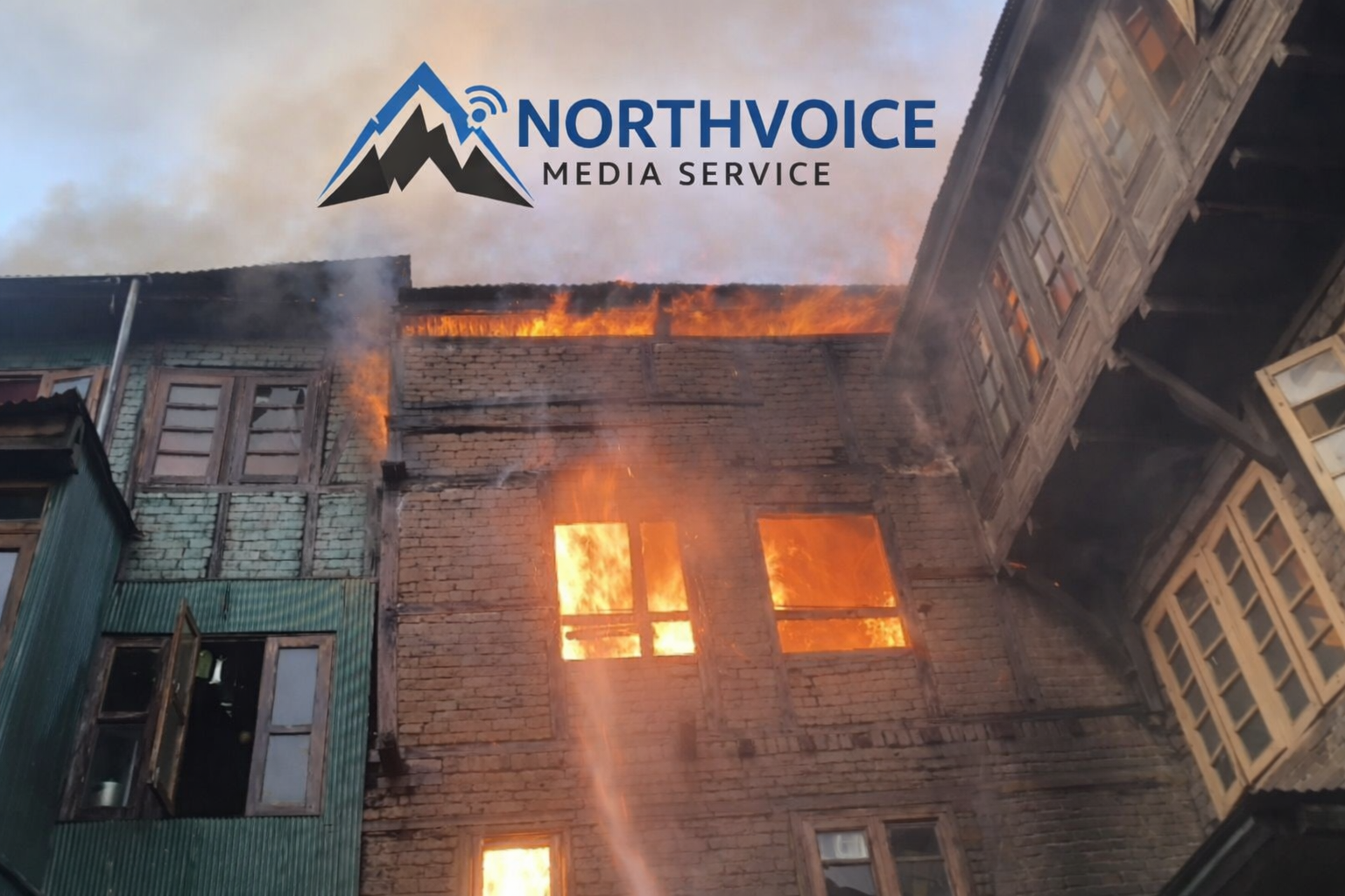 Fire breaks out in Pandan Nowhatta, two houses damaged